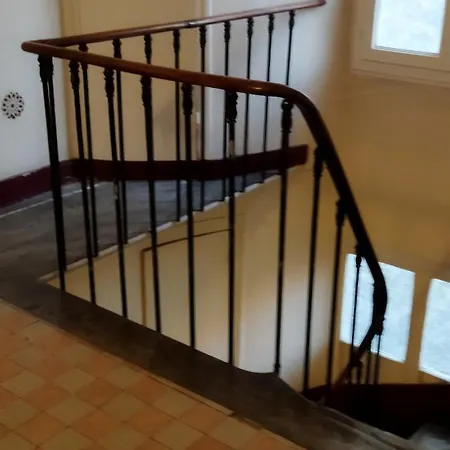 Apartamento Petit Rénové Proche Place République 75011