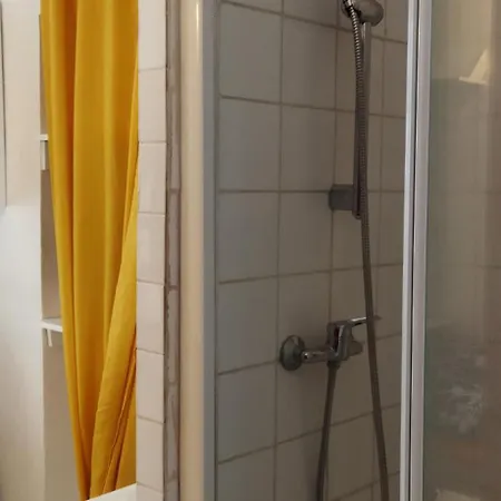 Petit Renove Proche Place Republique 75011 Paris